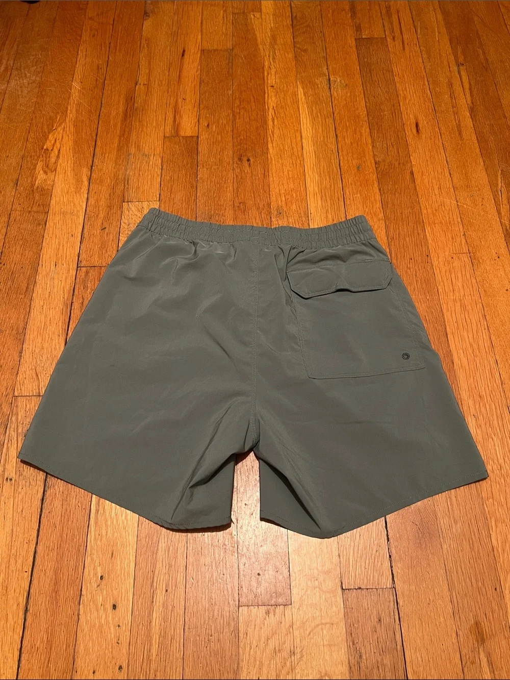 Patagonia Hydropeak Volley Hybrid Shorts in Green, Men’s size Small